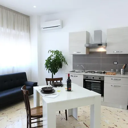 아파트 Balcone Giglio 체팔루